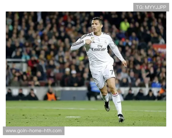 足球老将头球破门重现巅峰状态堪比传奇 足球老将头球破门重现巅峰状态堪比传奇